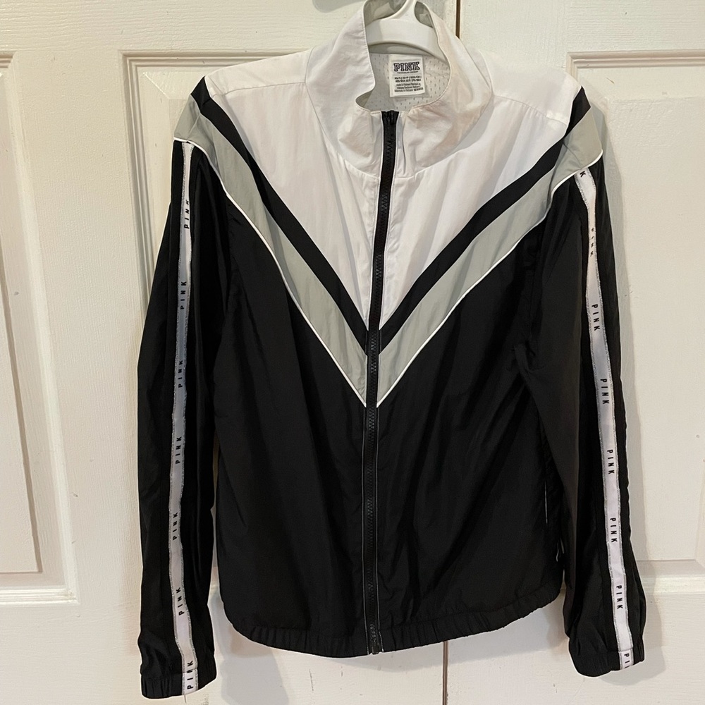 Windbreaker. Excellent condition. Worn once.